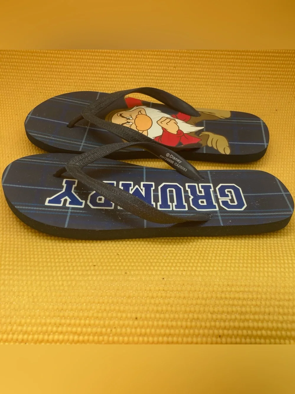 Men’s Disney Flip flops Size 9/10